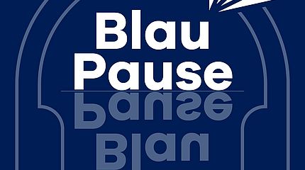 Logo des Podcasts 'Blau Pause' mit stilisiertem Kopfhörer und Text 'Podcast der Stadtwerke Schwerte'