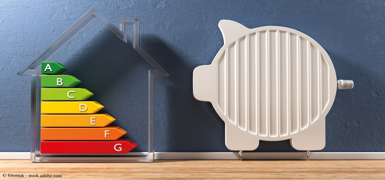 Umriss eines Hauses mit farbigen Energiebalken von A bis Z im Inneren. Daneben ein Sparschwein, gestaltet im Stil einer Heizung